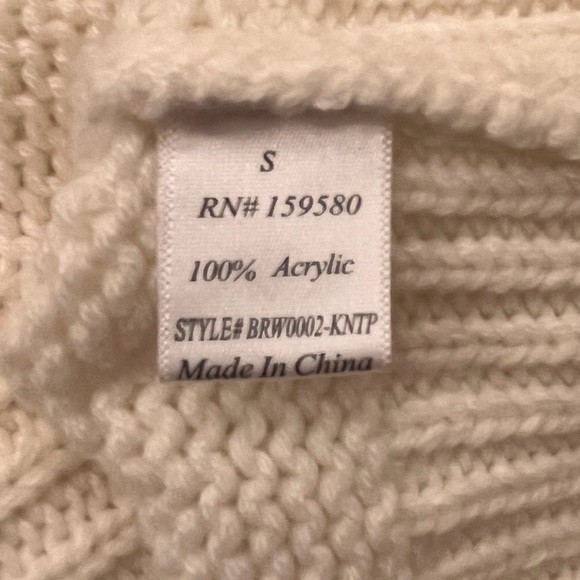 PINK LILY brand sweater. Size S. Very gently worn. - Picture 4 of 4